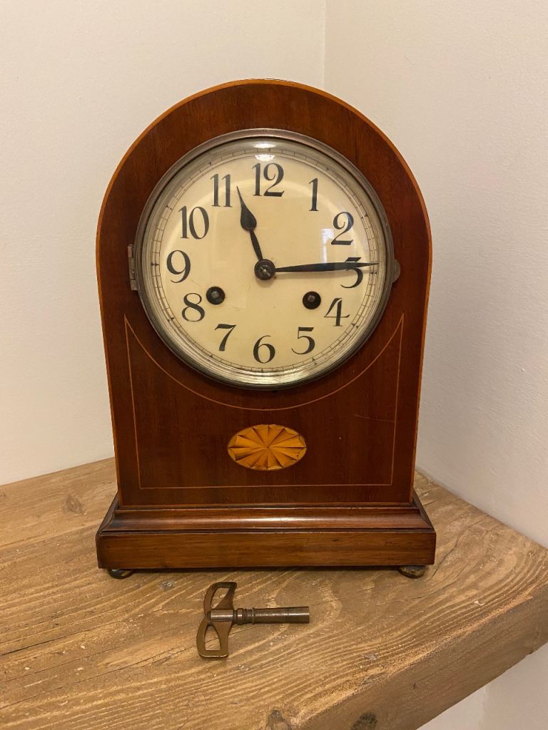 Mantle clock