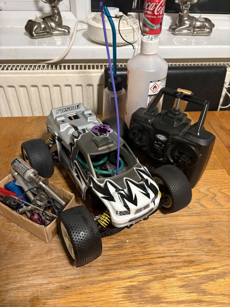 Rc nitro Schumacher truck 1/16