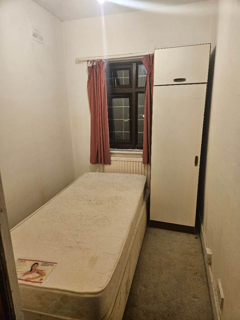 Box Room Available for Rent in Feltham