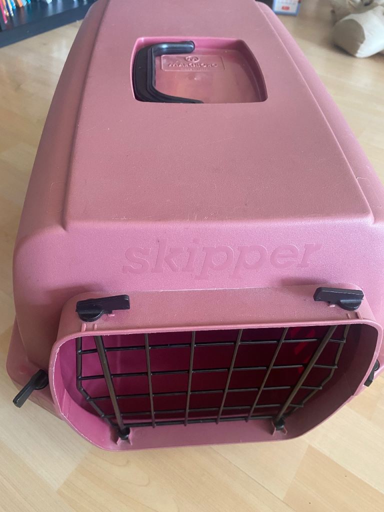 Pet carrier 