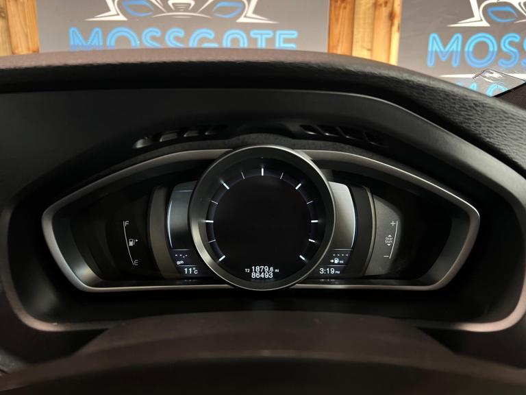 2015 Volvo V40 D2 R DESIGN 5dr HATCHBACK DIESEL Manual