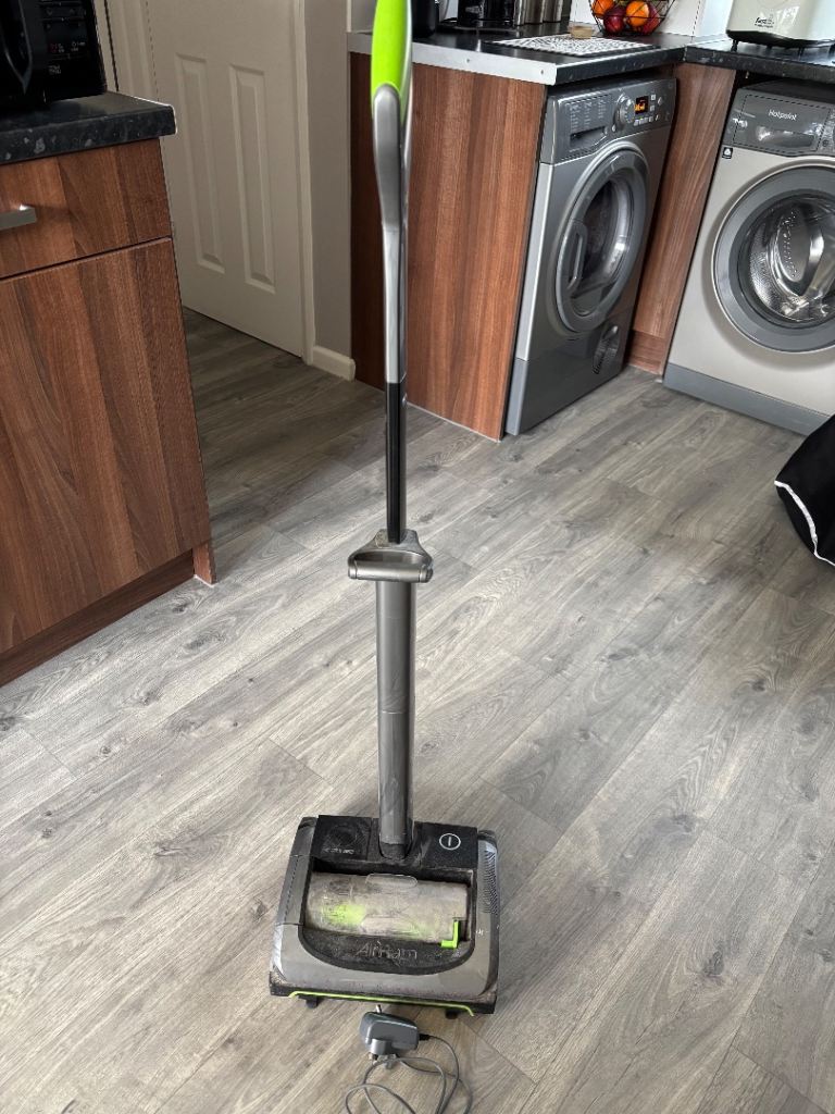 G Tech air ram hoover