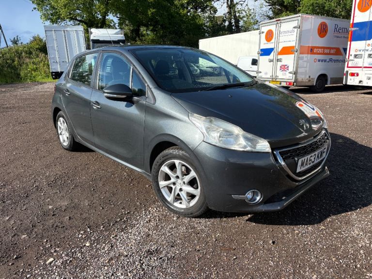 Peugeot, 208, Hatchback, 2013, Manual, 1199 (cc), 5 doors