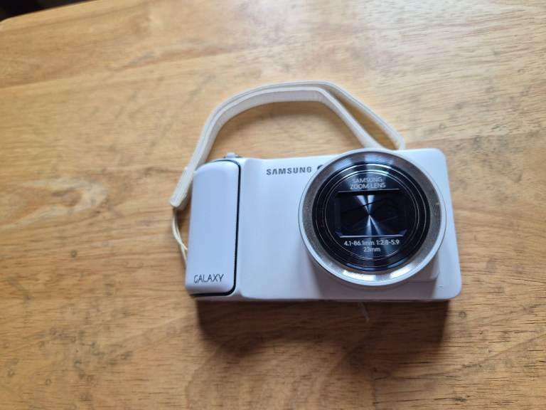 Samsung Galaxy Digital Camera EK-GC100