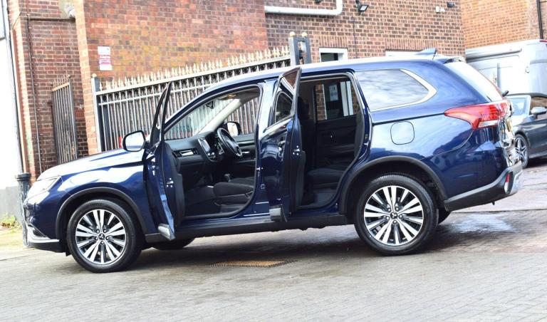 2020 Mitsubishi Outlander 2.0 MIVEC Design CVT 4WD Euro 6 (s/s) 5dr ESTATE Petrol Automatic