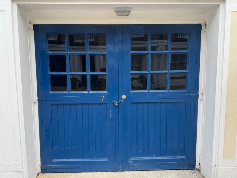 Chelsea Quiet Mews Garage for Rental