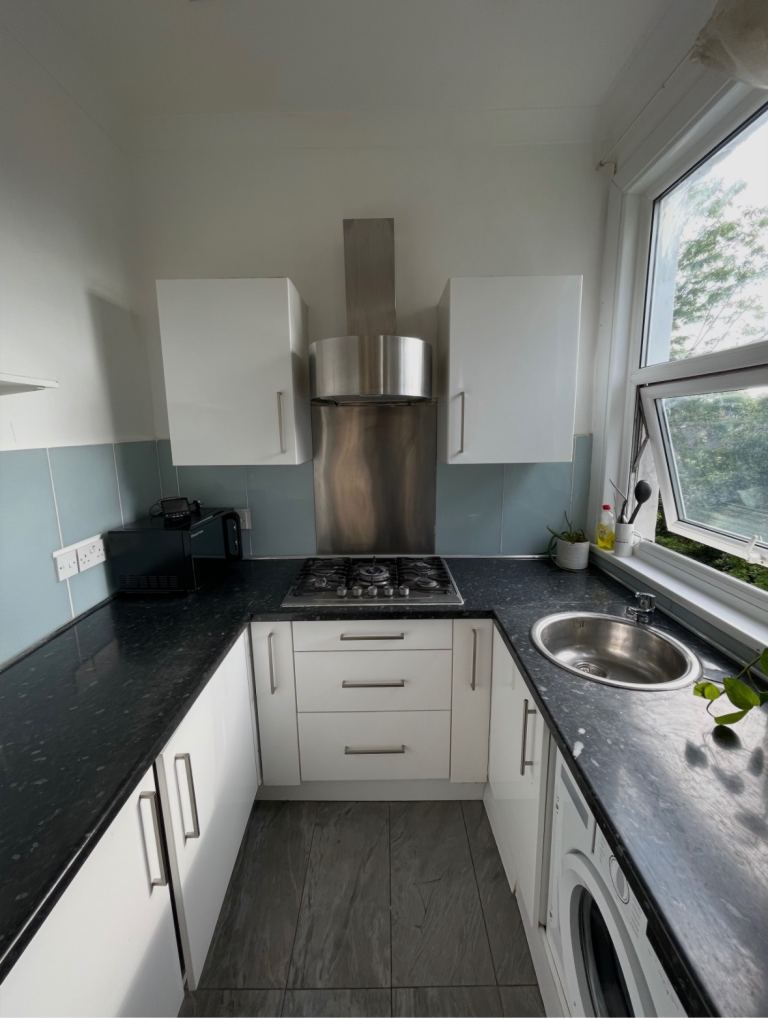 3 bedroom, 2 bathrooms flat £2500pcm