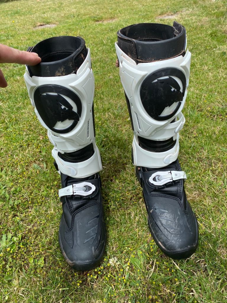 Raven champion mx boots 