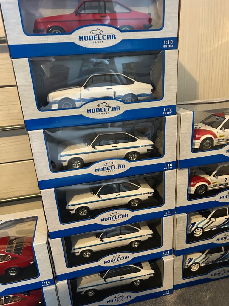 1:18 models cars £65-£90