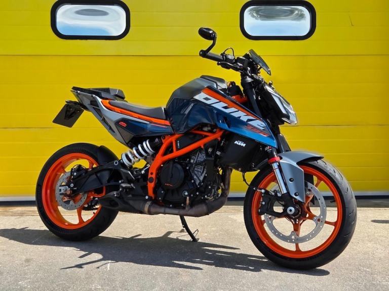 KTM Duke BLUETOOTH! QUKIC SHIFT +! CRUISE CONTROL! HEATED GRIPS