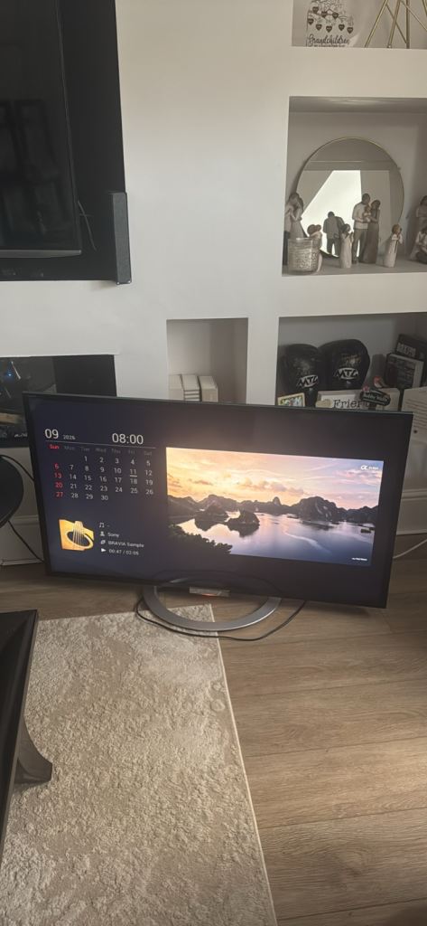 Sony KDL-47W805A 47-inch LCD TV with 3D Glasses