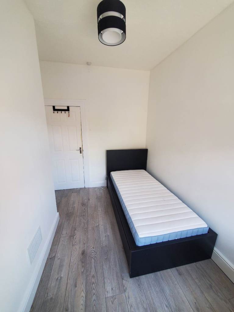 Rooms to rent central Derby