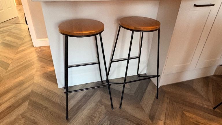 2 Bar Stools