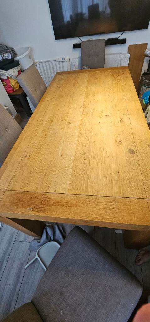 Dining room table