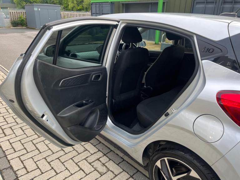 2022 Hyundai i10 1.0 Premium Euro 6 (s/s) 5dr HATCHBACK Petrol Manual