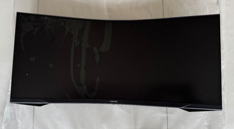 Samsung Odyssey G5 34" Curved Gaming Monitor LC34G55TWWPXXU - BROKEN SCREEN