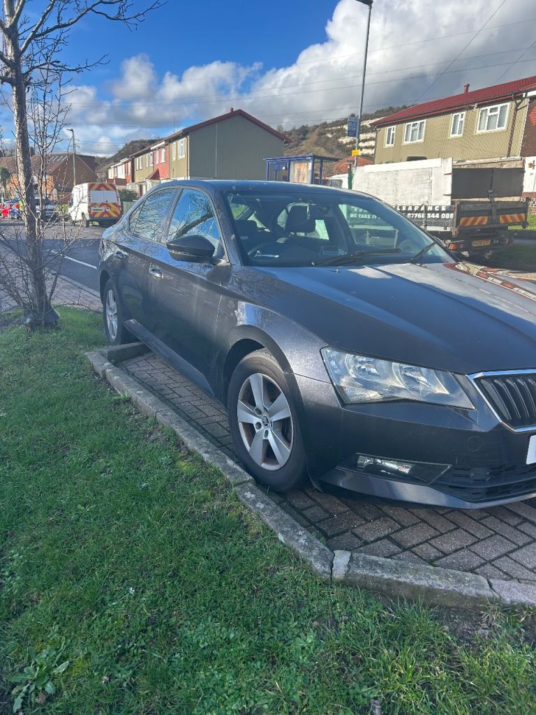 Skoda, SUPERB, Hatchback, 2016, Manual, 1598 (cc), 5 doors