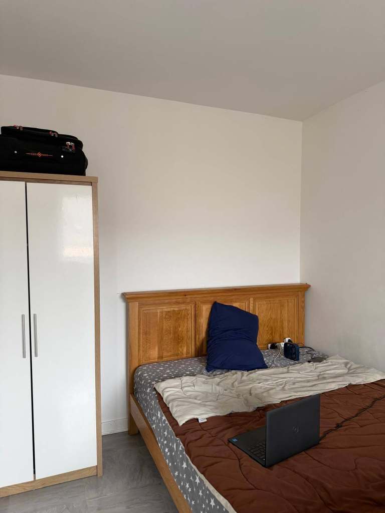 Spacious & Cosy Ensuite Room for Rent in - HA2 6QQ