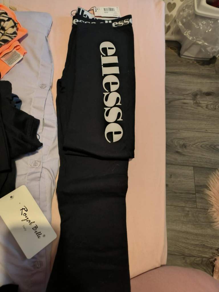 Ellesse set age 12/13 from a smoke/pet free home thanks 