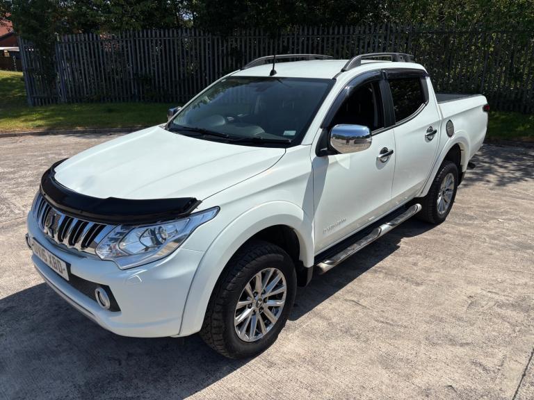 2016 (16) Mitsubishi L200 Barbarian Double Cab 2.4 DI-D 4WD