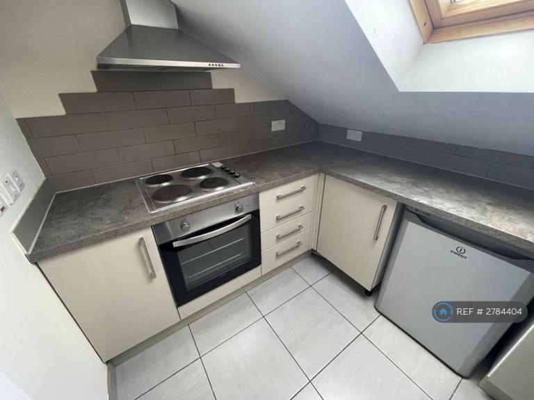 1 bedroom flat in High St, Barnet, EN5 (1 bed) (#2784404)