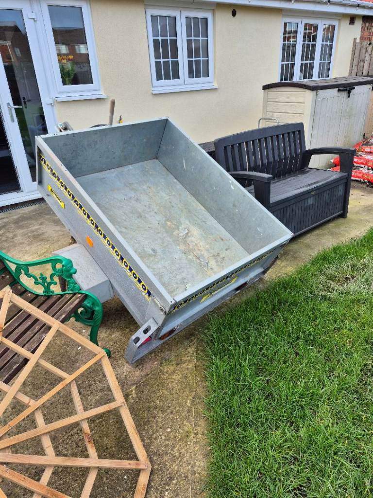 Novel portaflot trailer