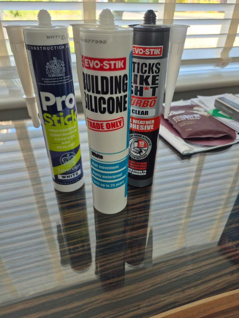 builders silicone and adhesives
