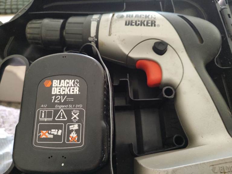 Black & Decker 12V Cordless Drill with Charger – Good Condition