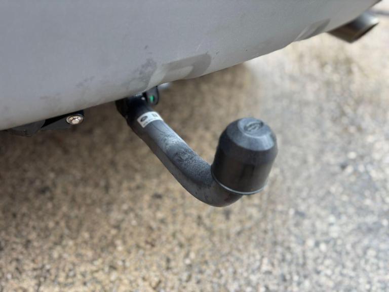 2016 Land Rover Discovery Sport 2.0 TD4 180 SE Tech 5dr Auto ESTATE DIESEL Automatic