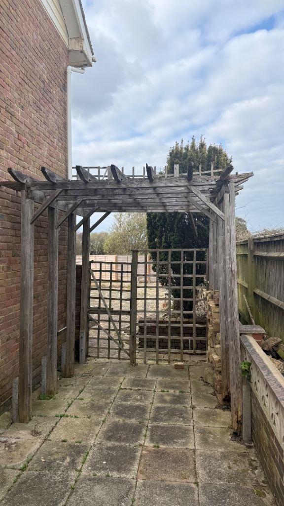 Wooden Garden Pergola / Archway with Trellis 