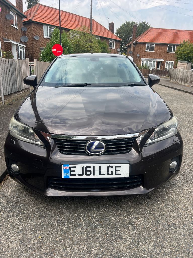 Lexus Ct200h premier 2011 