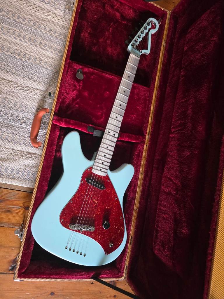 Molindar Custom - Squier Venus style FULL ALUMINIUM Electric Guitar, Daphne Blue
