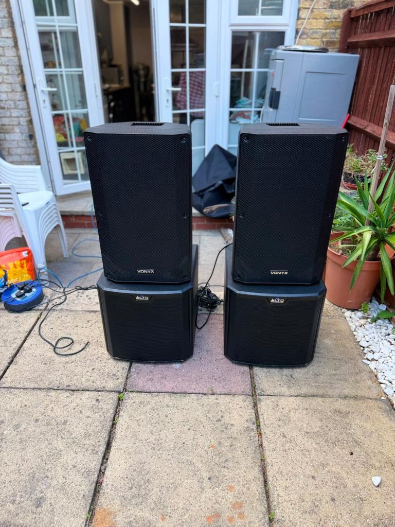 Alto subwoofer and vonyx speaker 