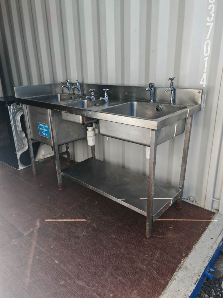 Commercial stainless steel triple sink 