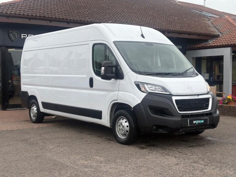  Peugeot Boxer 335 L3H2 LWB Professional Premium+ 2.2 BlueHDi [140] Diesel
