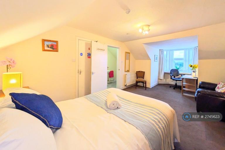 1 bedroom in Laurieknowe, Dumfries, DG2 (#2745623)