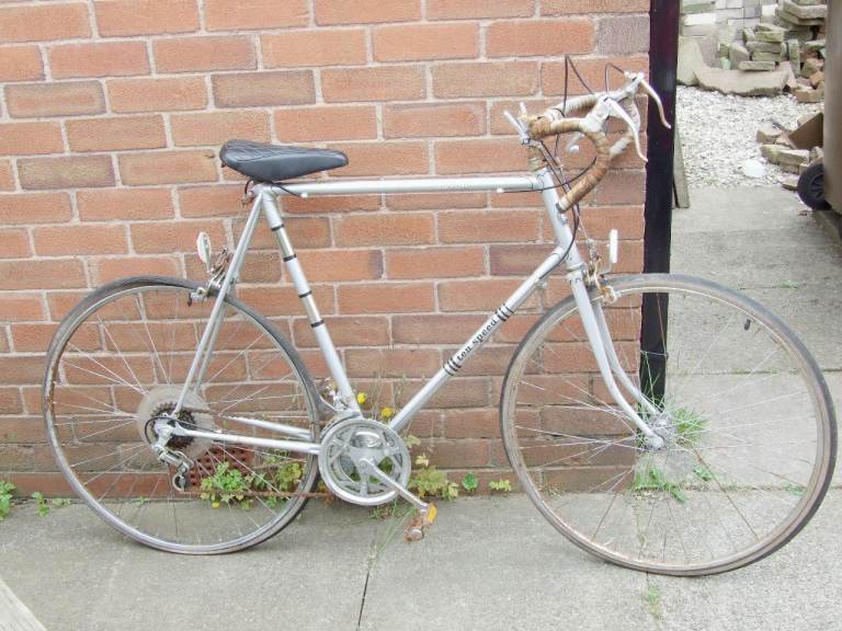 Saxon Ten Speed Road Bike 23 Inch Frame Needs Work