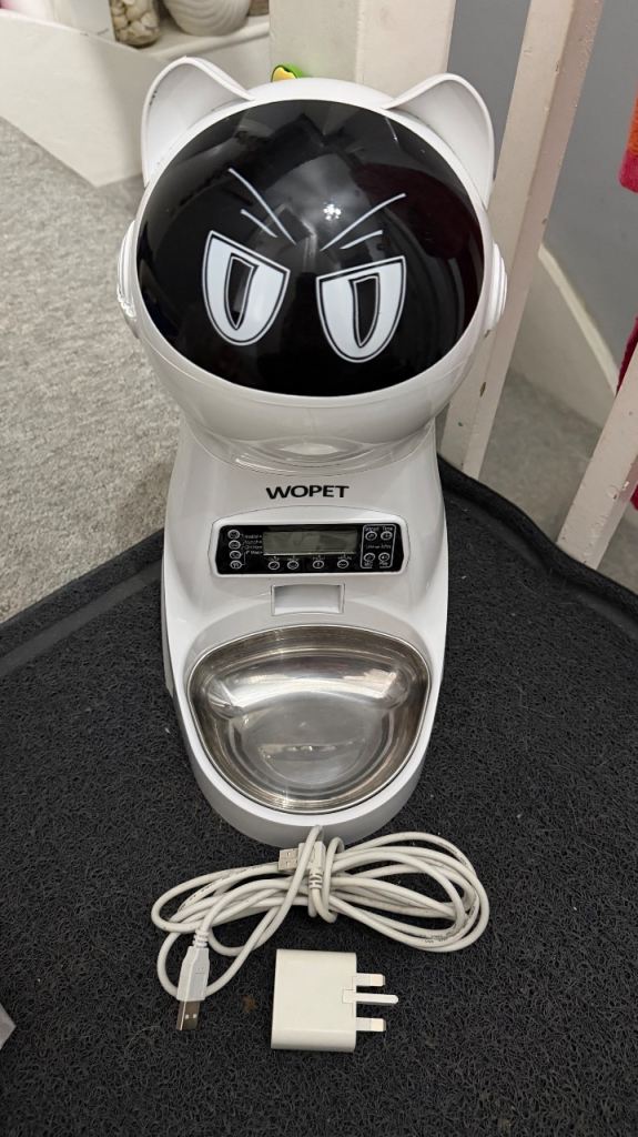 Wopet Cat feeder 