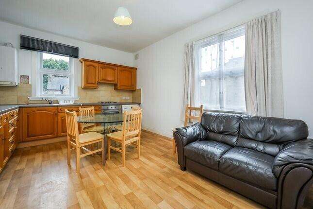 1st+2nd Floor 3 Bed 1 Study Bath Shower Separate KitchenDiningSitting Garden VeryNearTubeBusShops 