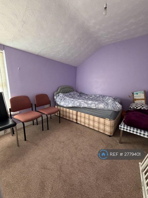 1 bedroom in Aspley Road, Bedford, MK42 (#2779401)