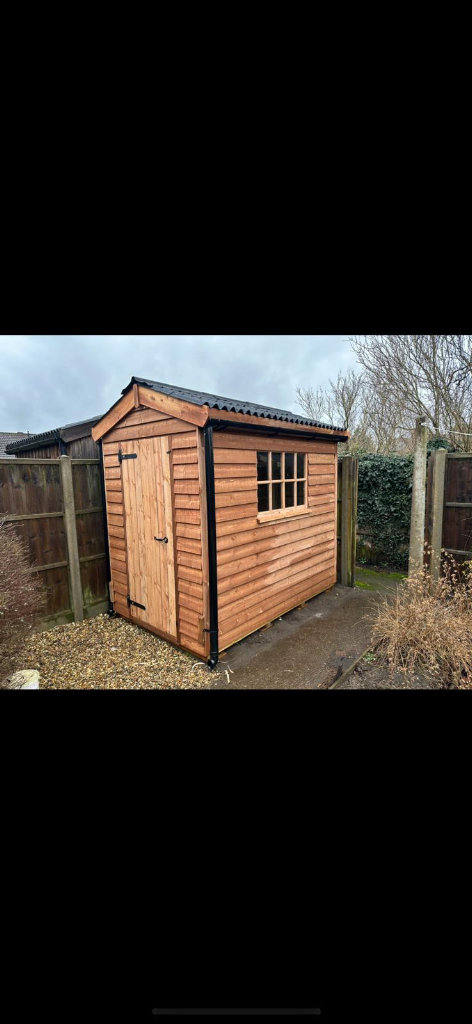 2.4 x 1.5m ( 8 x 5 ) featheredge garden shed