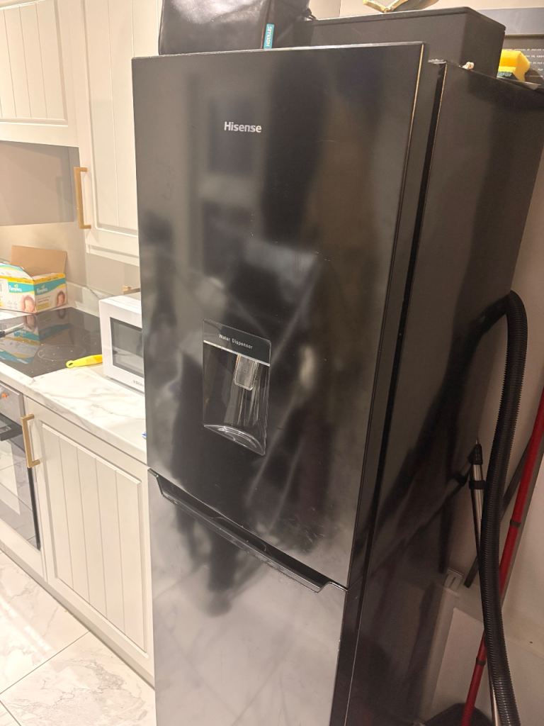 Hisense fridge freezer with water dispenser 