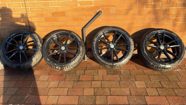 VW replica wheels with winter tyres - good condition 