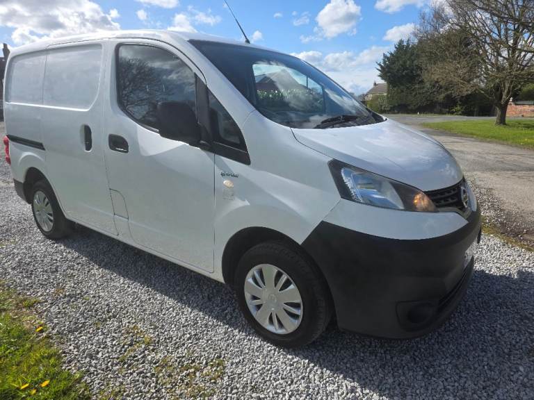 1.5 dCi Acenta Crew Van Double Cab Gruau Folding Rear Seats 6dr NO VAT Diesel Manual SWB Euro 6 