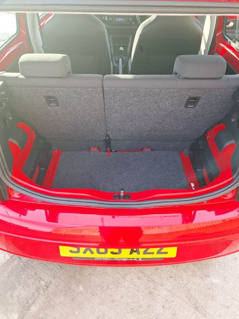 Volkswagen, UP, Hatchback, 2014, Manual, 999 (cc), 5 doors