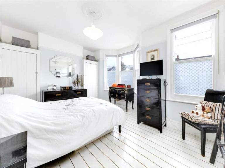 🏚️🌞 COZY DOUBLE ROOM IN TOTTENHAM – £700/MONTH AVAILABLE NOW 🌟