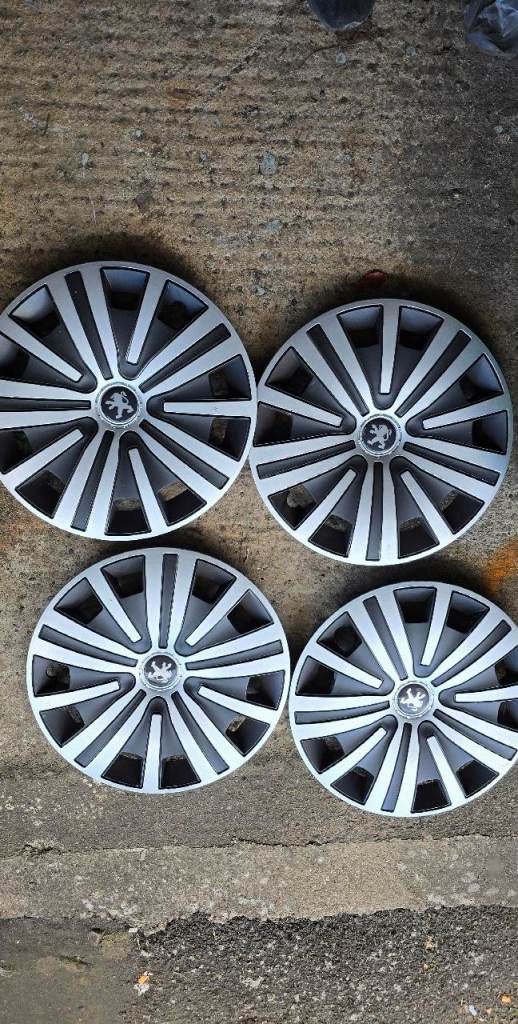 Peugeot wheel trims