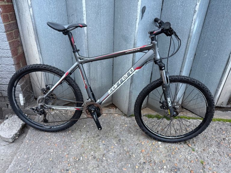 Men’s Carrera Vengeance Mountain Bike Silver/Red