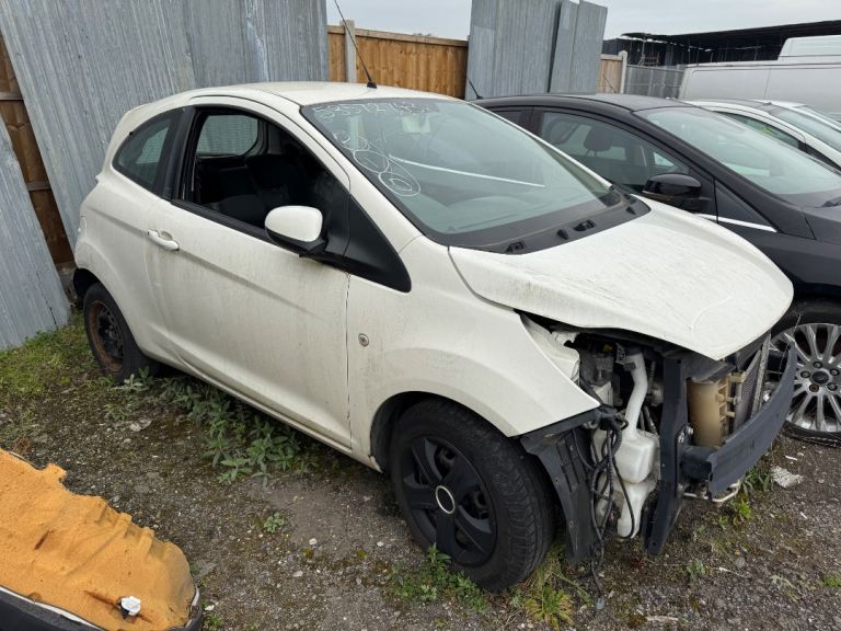 Ford ka 1.2 2012 white BREAKING FOR PARTS 