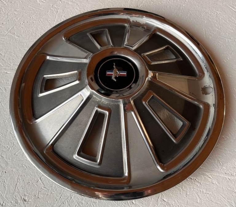 1966 FORD MUSTANG STEEL HUB CAP (WHEEL COVER) • 14"